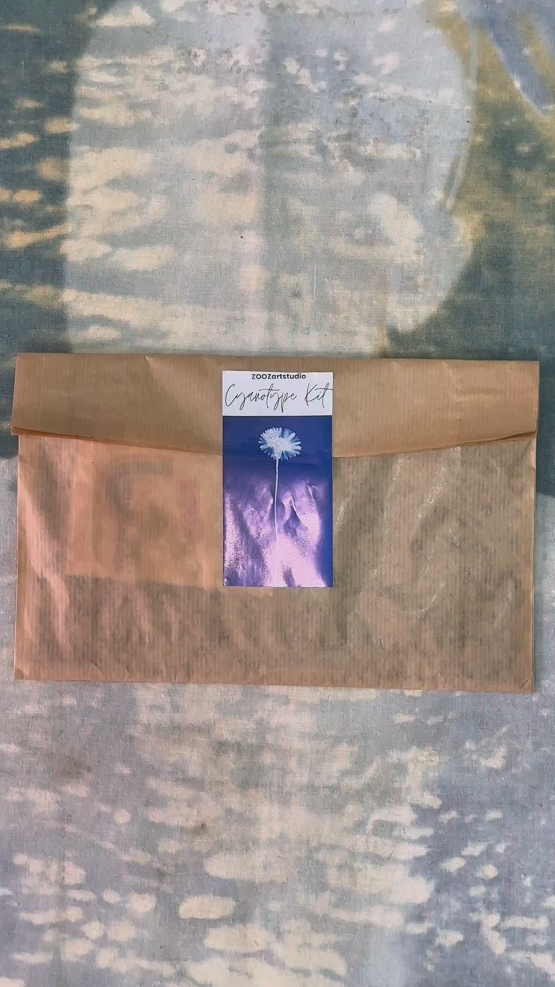 DIY Cyanotype Kit - 6 Pre-Coated A5/A6 Sun Print Papers, 2 Transparencies & Guide